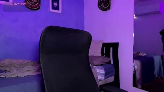 Snapshot of Xander_bonnet1 chatting on 11.27.25 Xander bonnet1 online show from 11.27.25