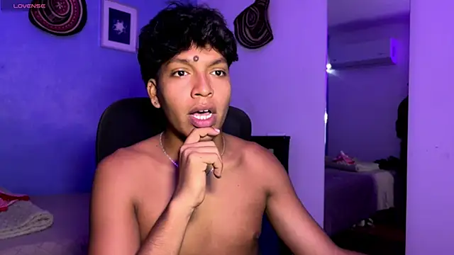 Snapshot of Xander_bonnet1 chatting on 12.17.25 Xander bonnet1 online show from 12.17.25