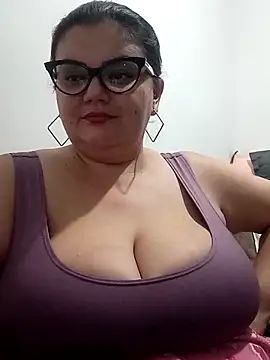 Madisonpalacio online show from 10.22.25