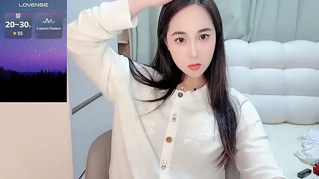 Snapshot of newwell chatting on 03.18.26 newwell online show from 03.18.26