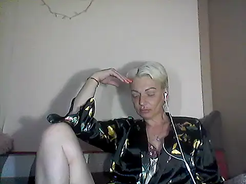 Snapshot of MaryJane441 chatting on 06.10.26 MaryJane441 online show from 06.10.26