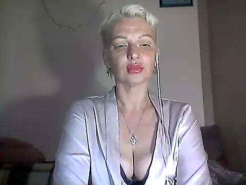 Snapshot of MaryJane441 chatting on 06.17.26 MaryJane441 online show from 06.17.26