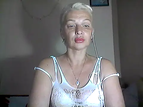 Snapshot of MaryJane441 chatting on 08.04.26 MaryJane441 online show from 08.04.26