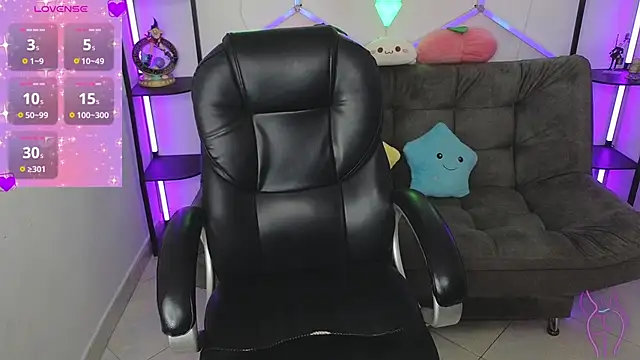 littlevixen18 online show from 12.23.24