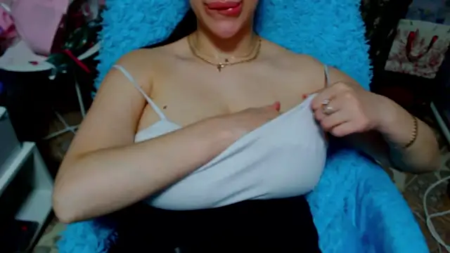 Snapshot of lovelyseu chatting on 01.12.26 lovelyseu online show from 01.12.26