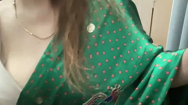 Snapshot of sassypooja chatting on 06.18.26 sassypooja online show from 06.18.26