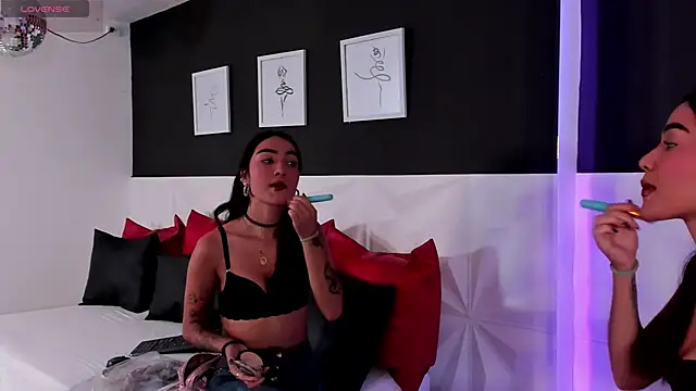 Snapshot of scarlet_castro chatting on 12.13.24 scarlet castro online show from 12.13.24