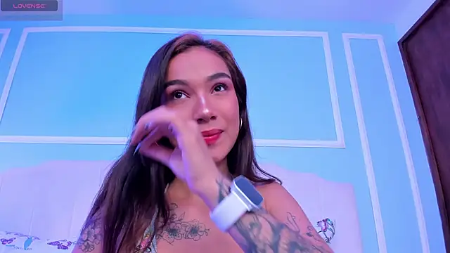 Snapshot of scarlet_castro chatting on 02.13.26 scarlet castro online show from 02.13.26