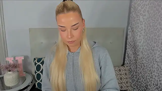 KristyHoney online show from 05.11.26