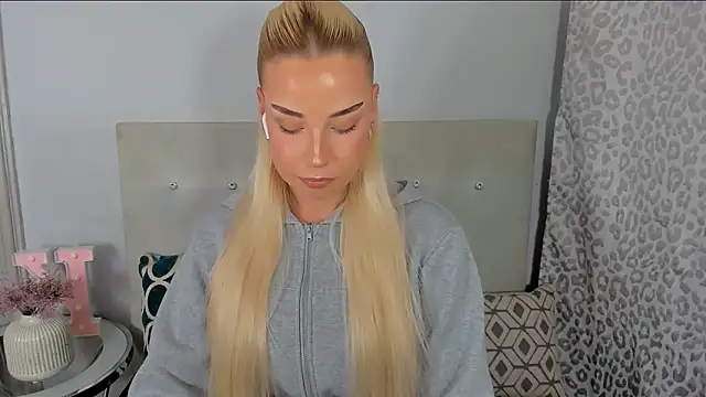 KristyHoney online show from 05.11.26