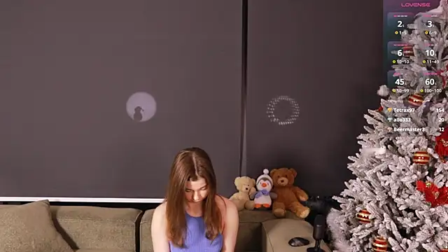 Snapshot of AnnaSiren chatting on 01.24.25 AnnaSiren online show from 01.24.25