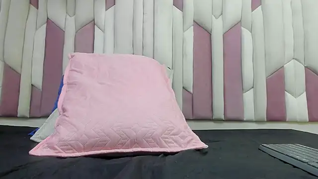 Snapshot of fer_dz chatting on 02.21.25 fer dz online show from 02.21.25