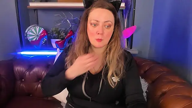 Snapshot of JesiaFoxi chatting on 03.06.25 JesiaFoxi online show from 03.06.25