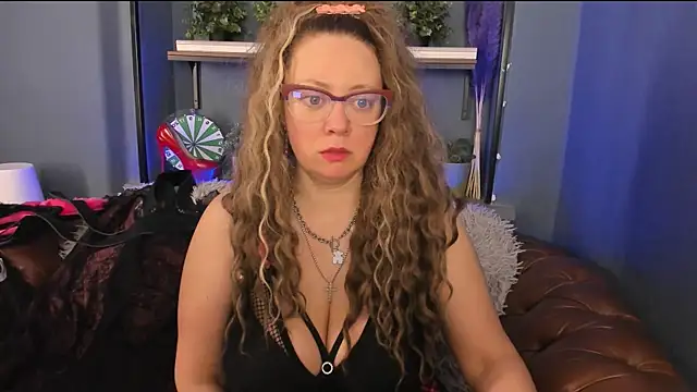 Snapshot of JesiaFoxi chatting on 03.19.25 JesiaFoxi online show from 03.19.25