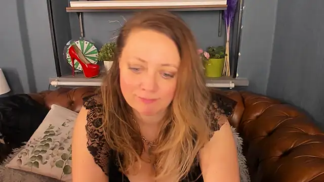 Snapshot of JesiaFoxi chatting on 03.22.25 JesiaFoxi online show from 03.22.25