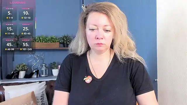 Snapshot of JesiaFoxi chatting on 12.17.25 JesiaFoxi online show from 12.17.25