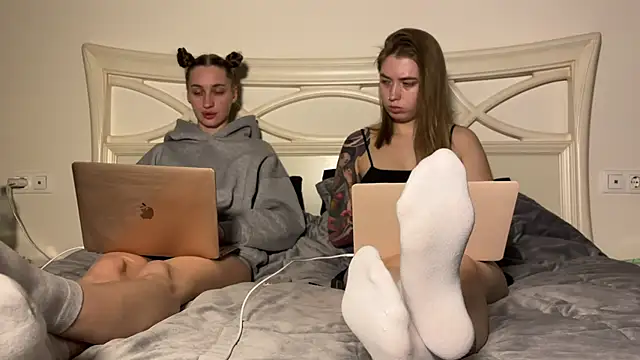Snapshot of urmissalice chatting on 12.29.24 urmissalice online show from 12.29.24