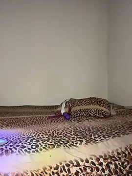 Snapshot of xMirana_ chatting on 01.06.26 xMirana online show from 01.06.26