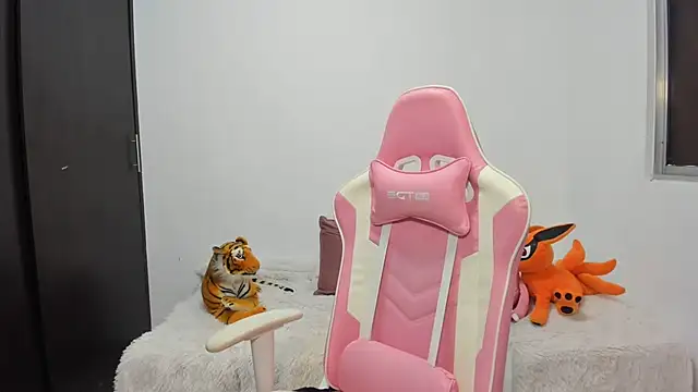 Snapshot of saori_9b chatting on 01.23.25 saori 9b online show from 01.23.25