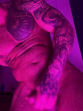 Snapshot of moody1996- chatting on 02.04.25 moody1996- online show from 02.04.25