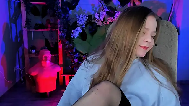 Snapshot of footfetish_baby chatting on 02.28.26 footfetish baby online show from 02.28.26