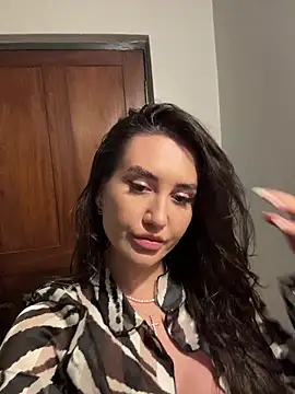 freyacherie online show from 12.04.25