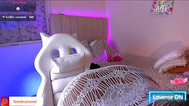 Snapshot of naiahcaramell chatting on 03.15.25 naiahcaramell online show from 03.15.25