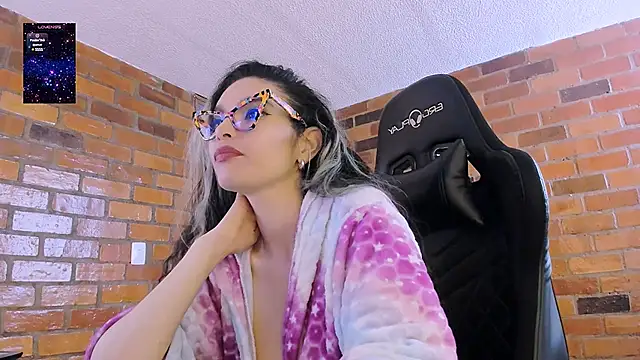 paulinabarnett- online show from 01.18.25