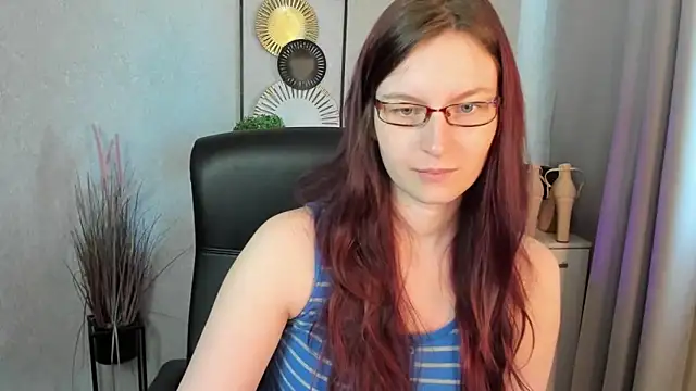 emmaxDelight online show from 06.10.26
