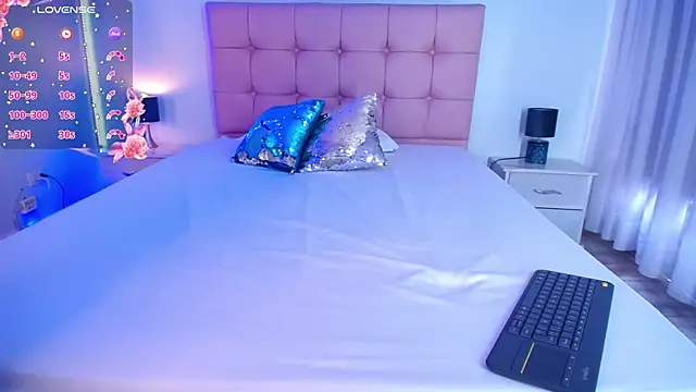 zoe jones13 online show from 02.05.25