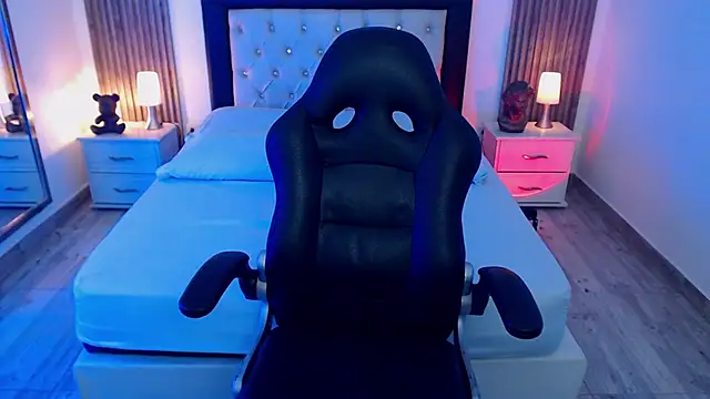 zoe jones13 online show from 09.29.25