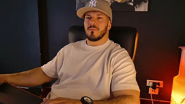 Snapshot of AngeloEric chatting on 03.14.26 AngeloEric online show from 03.14.26