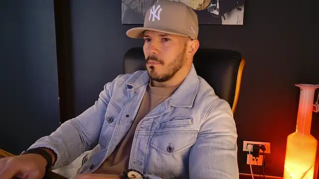 Snapshot of AngeloEric chatting on 03.21.26 AngeloEric online show from 03.21.26