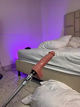 Snapshot of bella__honey chatting on 02.10.25 bella honey online show from 02.10.25