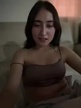 Snapshot of KatteRoss chatting on 12.28.24 KatteRoss online show from 12.28.24