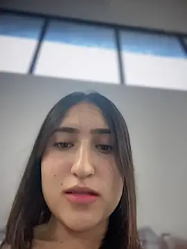 Snapshot of KatteRoss chatting on 10.30.25 KatteRoss online show from 10.30.25