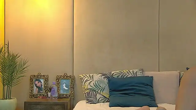 Snapshot of NattyDevon chatting on 02.08.25 NattyDevon online show from 02.08.25