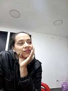 loren3124 online show from 12.13.24