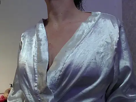 AliciaChelios online show from 04.20.26