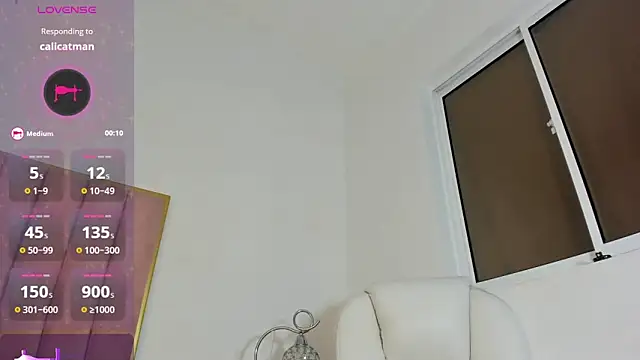 Snapshot of JenyWells chatting on 12.24.24 JenyWells online show from 12.24.24