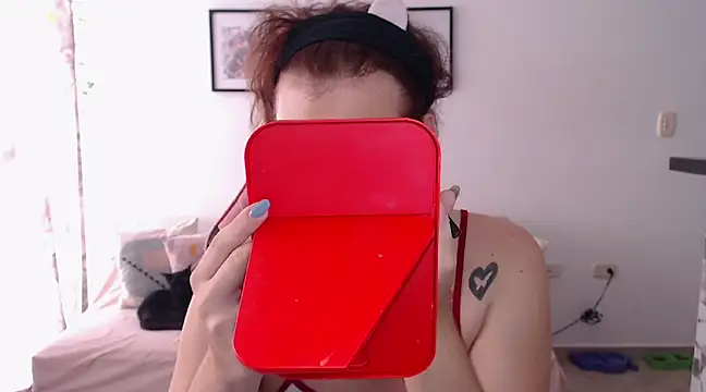 Snapshot of yukiio_nee chatting on 12.09.24 yukiio nee online show from 12.09.24