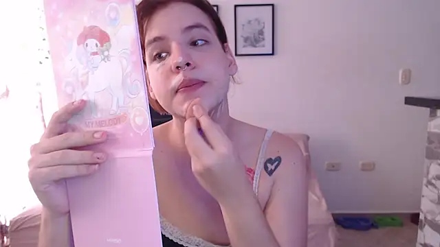 Snapshot of yukiio_nee chatting on 01.13.25 yukiio nee online show from 01.13.25