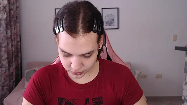 Snapshot of yukiio_nee chatting on 02.15.25 yukiio nee online show from 02.15.25