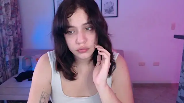 Snapshot of yukiio_nee chatting on 02.28.25 yukiio nee online show from 02.28.25