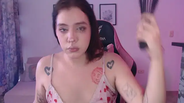 Snapshot of yukiio_nee chatting on 03.17.25 yukiio nee online show from 03.17.25