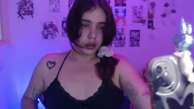 Snapshot of yukiio_nee chatting on 09.18.25 yukiio nee online show from 09.18.25