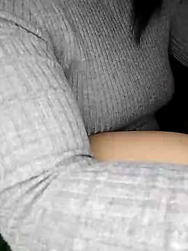 Snapshot of Gipsybrownpussy chatting on 12.18.24 Gipsybrownpussy online show from 12.18.24