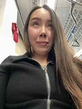 Snapshot of Asian_Asami chatting on 12.19.24 Asian Asami online show from 12.19.24