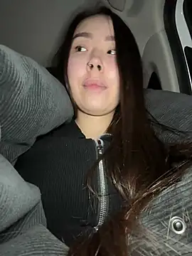 Snapshot of Asian_Asami chatting on 12.31.24 Asian Asami online show from 12.31.24