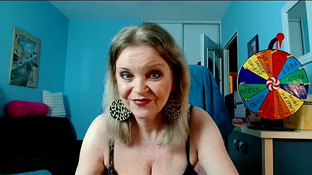 Snapshot of sexyjennyeu chatting on 12.16.25 sexyjennyeu online show from 12.16.25